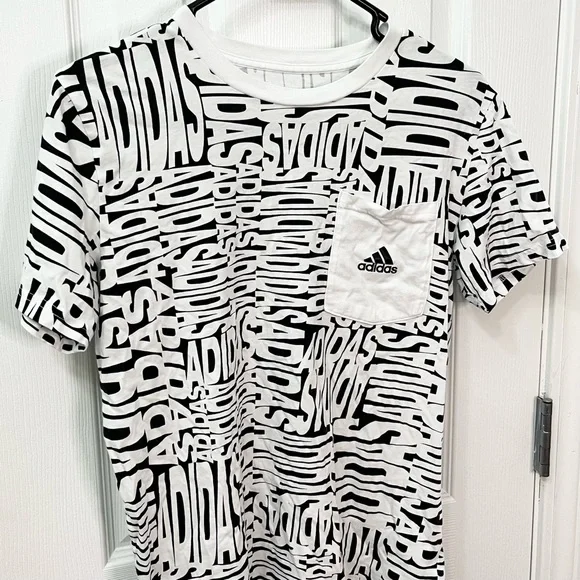 Adidas All Over Logo Print Short Sleeve Graphic T Shirt Boys Size L - Picture 3 of 7